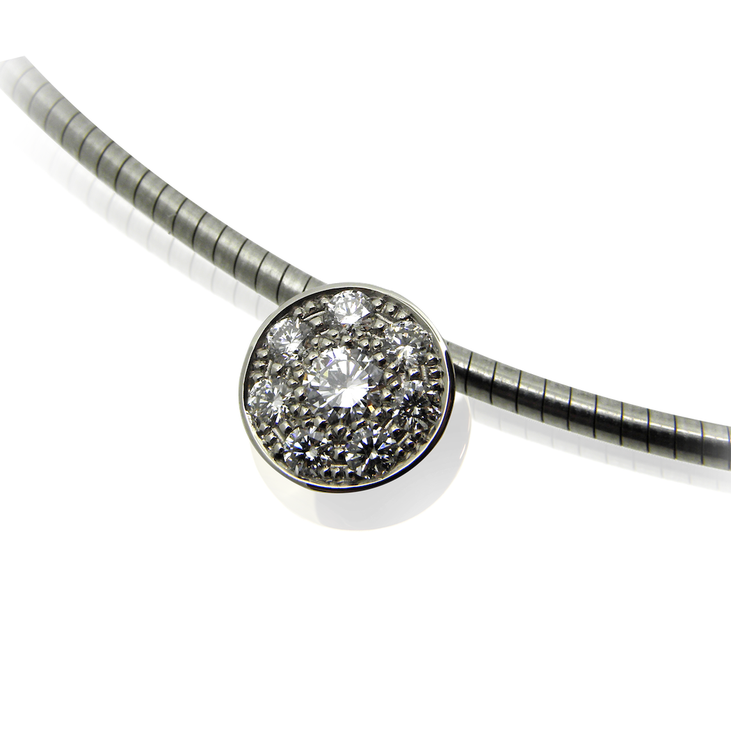 Collier, Halskette, Halsschmuck, Weissgold, Pave, Brillanten, Diamanten, Entourage, Halsreif, Goldschmied, Goldschmiede, Faktor S, Winterthur, Sahak Jewellery, Zürich, necklace, diamonds, juwelen, diamond jewelry, pendant, collier, briliant cut, entourage, gemstones, white gold, pavé, setting, goldsmith, swissmade, jewellery, jewelry, design, modern, handmade