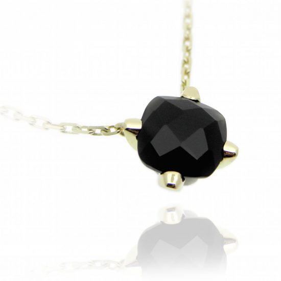 Halsschmuck, Halskette, Collier, Blütenfassung, Onyx, Kette, Goldkette, Anhänger, Schmuck, Edelsteine, Onyxkette, Solitär Anhänger, Goldschmiede, Faktor S, Winterthur, necklace, pendant, gemstone, yellow gold, faceted, facettiert, antik, antique, flower, blossom, setting, gold piece, anchor chain, chain, gold chain, goldsmith, goldschmiede, Faktor S, Sahak, winterthur, zürich, zurich, swissmade, jewellery, jewelry